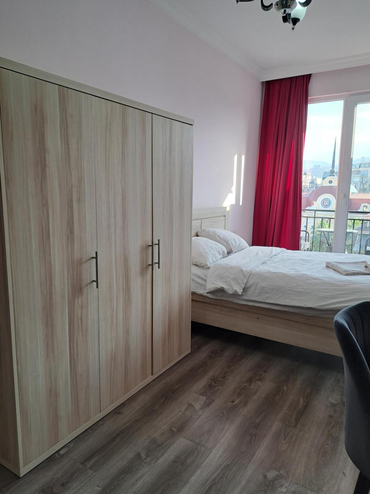 Karvi Hostel & Suites Batumi Ngoại thất bức ảnh