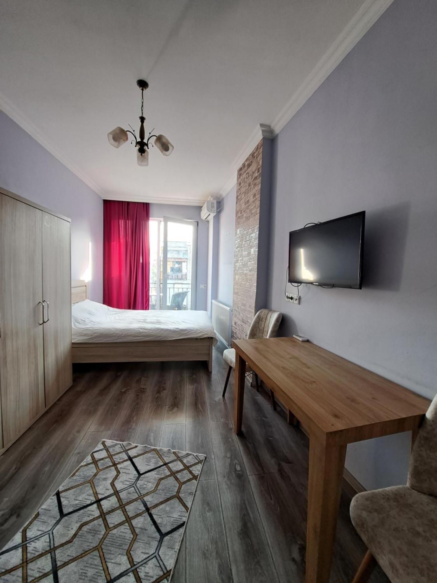 Karvi Hostel & Suites Batumi Ngoại thất bức ảnh