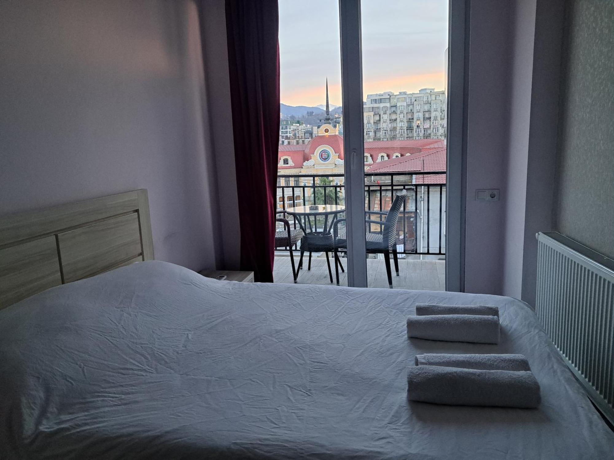 Karvi Hostel & Suites Batumi Ngoại thất bức ảnh
